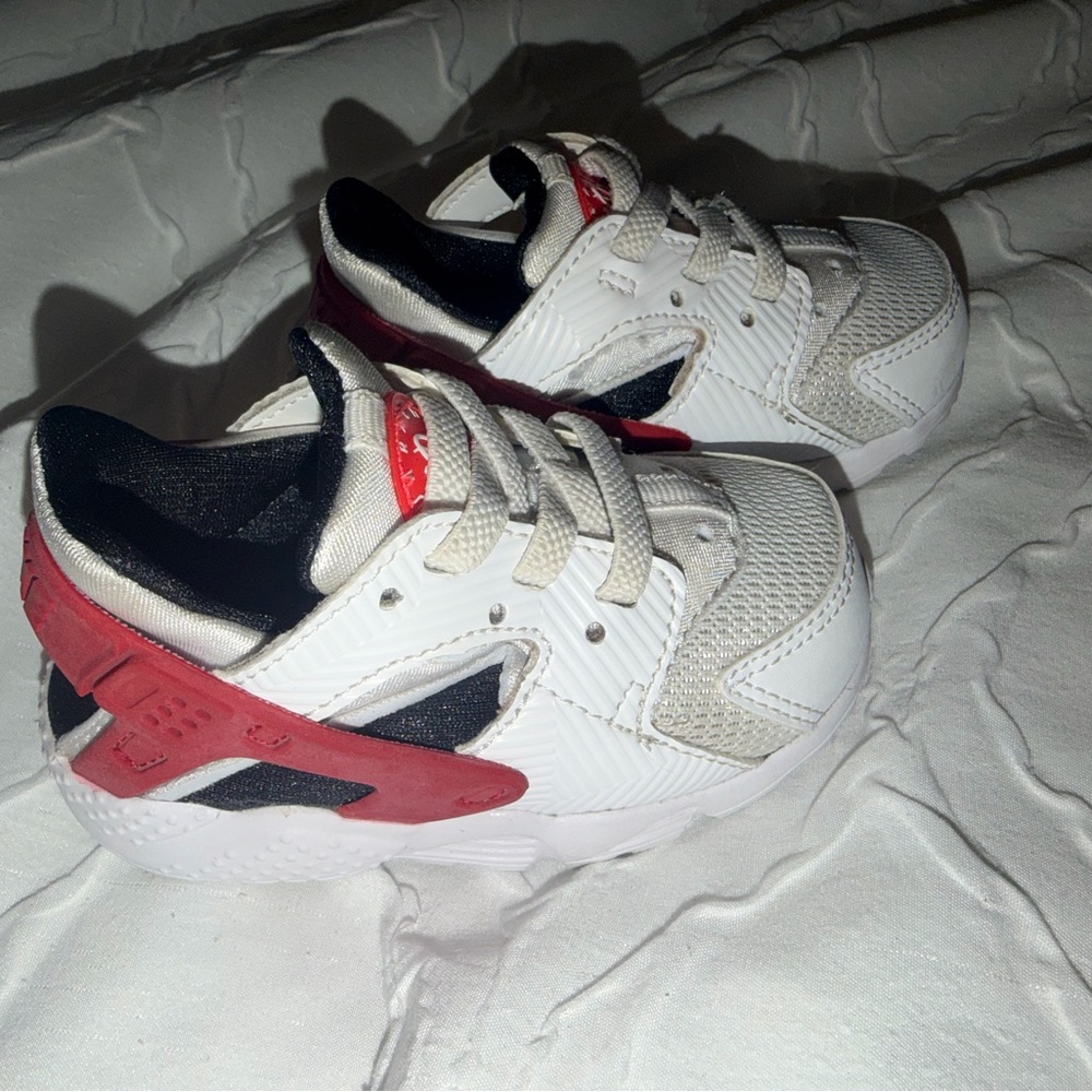 Nike Huarache size 4c